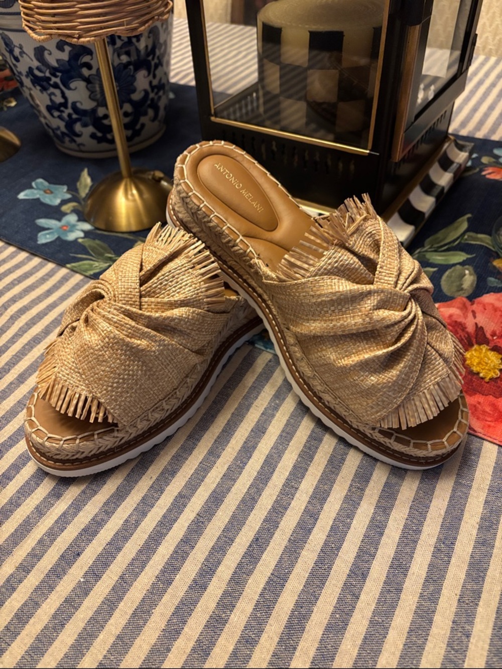NWT-Antonio Melani - size 8 - never worn - Callie raffia slides
